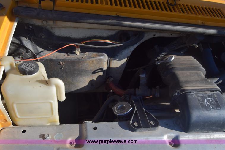 image for item J8004 1991 Chevrolet G30 school bus