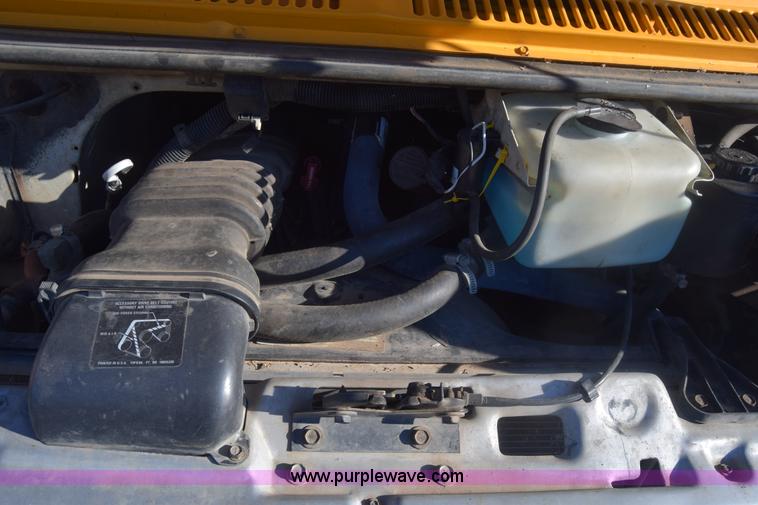 image for item J8004 1991 Chevrolet G30 school bus