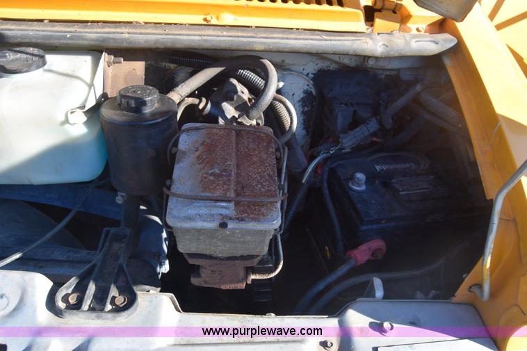 image for item J8004 1991 Chevrolet G30 school bus