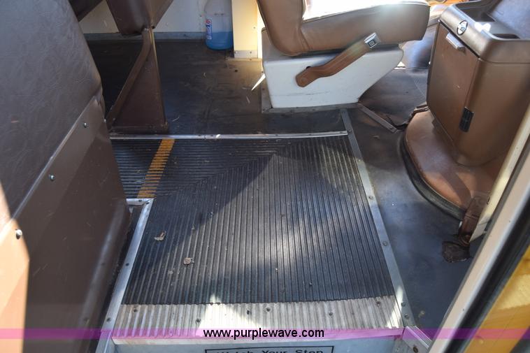 image for item J8004 1991 Chevrolet G30 school bus