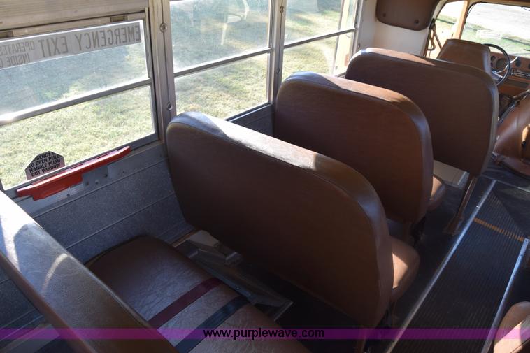 image for item J8004 1991 Chevrolet G30 school bus