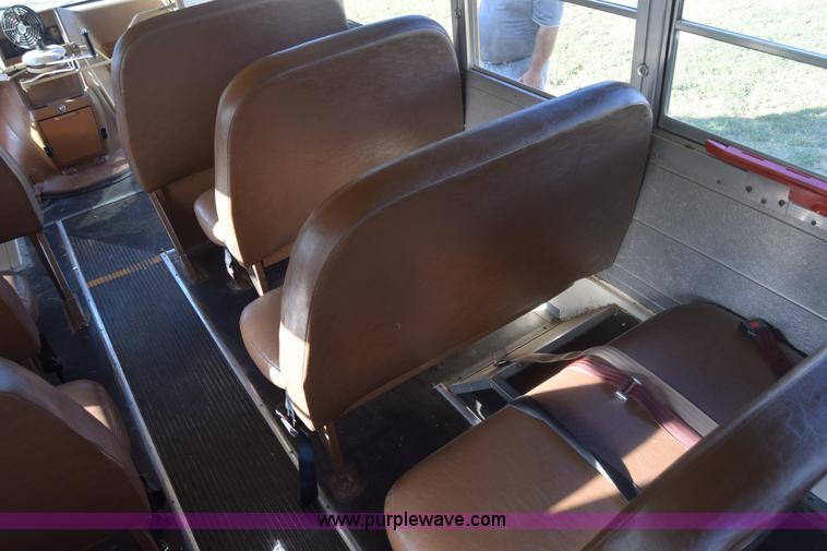 image for item J8004 1991 Chevrolet G30 school bus