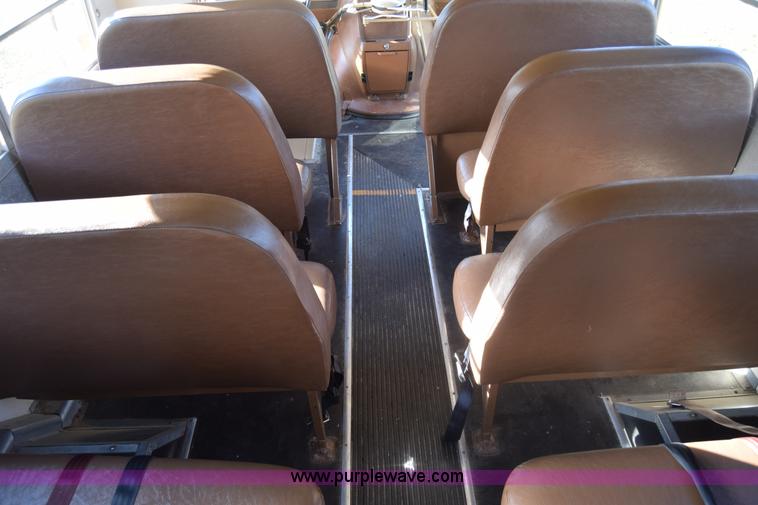 image for item J8004 1991 Chevrolet G30 school bus