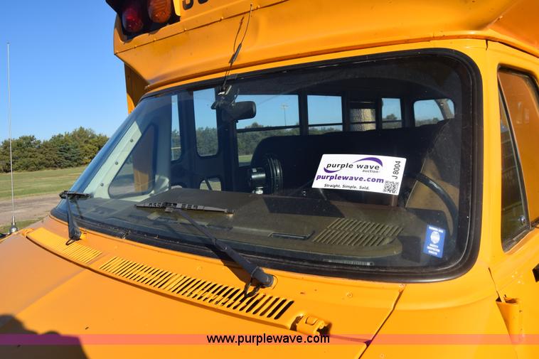 image for item J8004 1991 Chevrolet G30 school bus