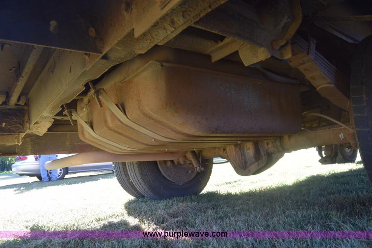 image for item J8004 1991 Chevrolet G30 school bus