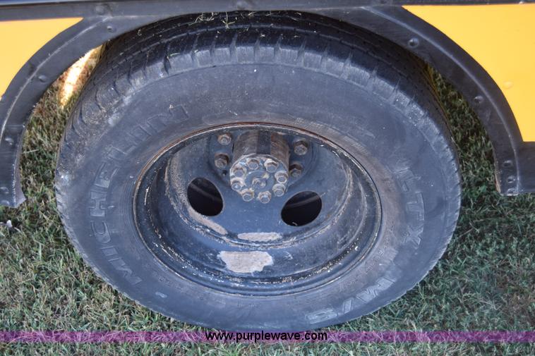 image for item J8004 1991 Chevrolet G30 school bus