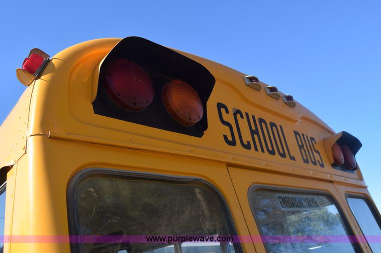 image for item J8004 1991 Chevrolet G30 school bus