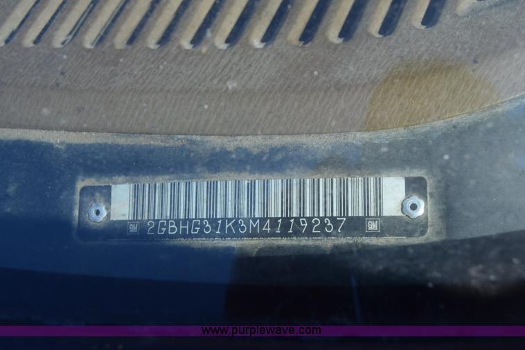 image for item J8004 1991 Chevrolet G30 school bus