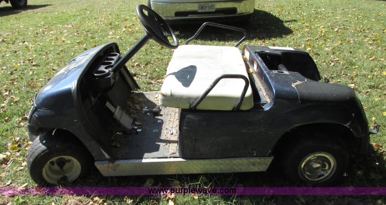 image for item J8710 Yamaha golf cart