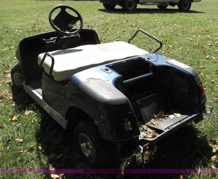 image for item J8710 Yamaha golf cart