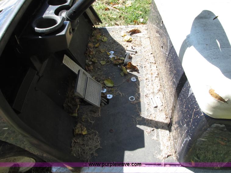 image for item J8710 Yamaha golf cart