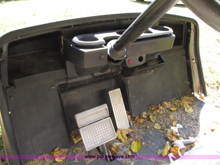 image for item J8710 Yamaha golf cart