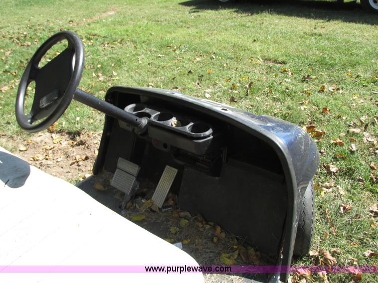 image for item J8710 Yamaha golf cart