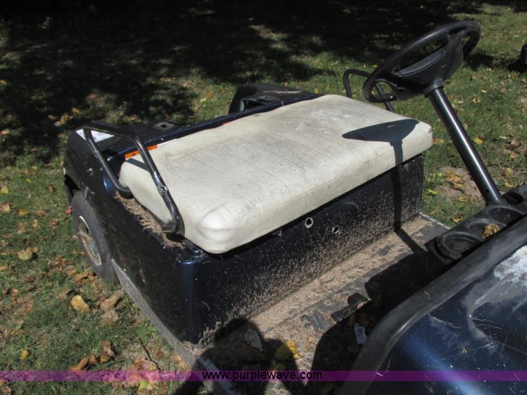 image for item J8710 Yamaha golf cart