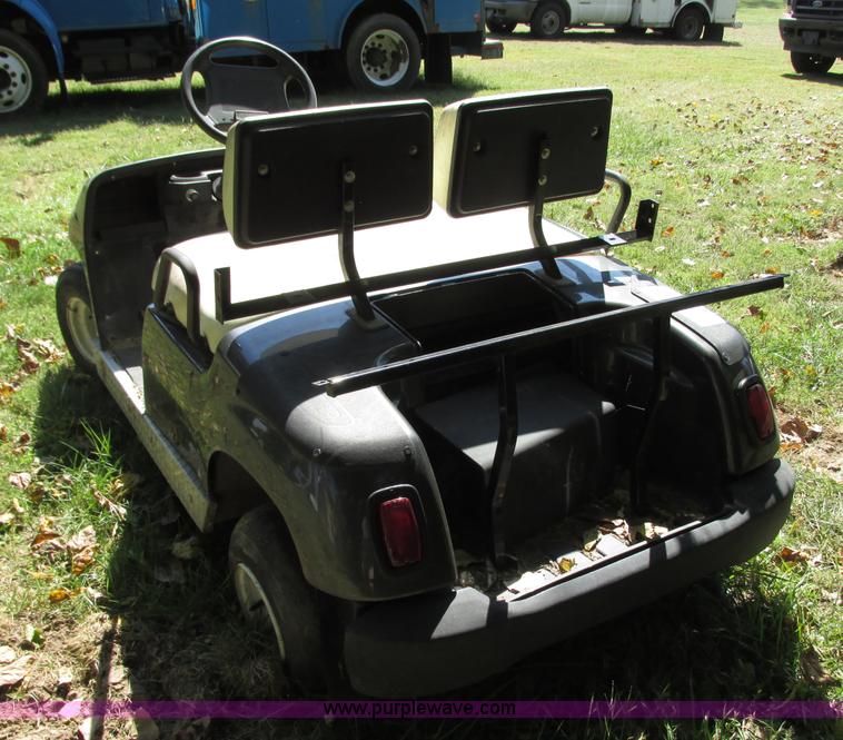image for item J8711 Yamaha golf cart