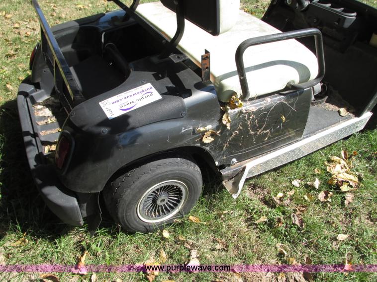 image for item J8711 Yamaha golf cart