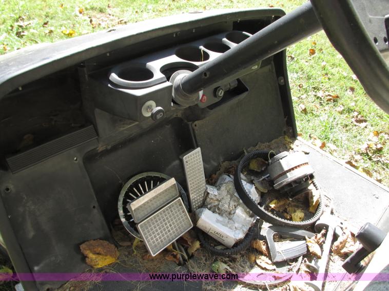 image for item J8711 Yamaha golf cart