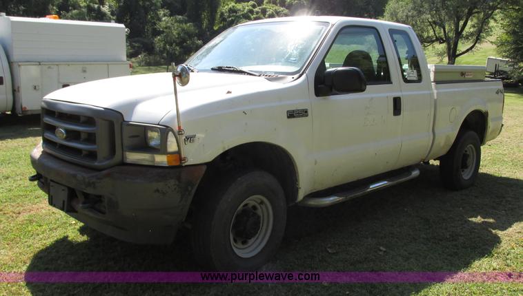 image for item J8712 2002 Ford F250 Super Duty XL SuperCab pickup truck