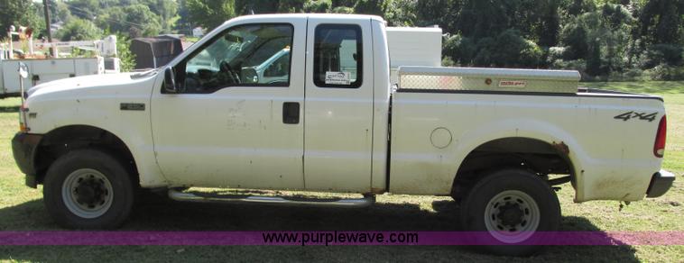 image for item J8712 2002 Ford F250 Super Duty XL SuperCab pickup truck