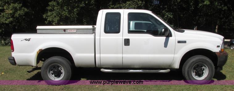 image for item J8712 2002 Ford F250 Super Duty XL SuperCab pickup truck