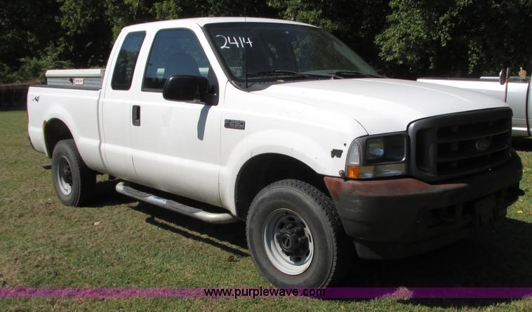 image for item J8712 2002 Ford F250 Super Duty XL SuperCab pickup truck