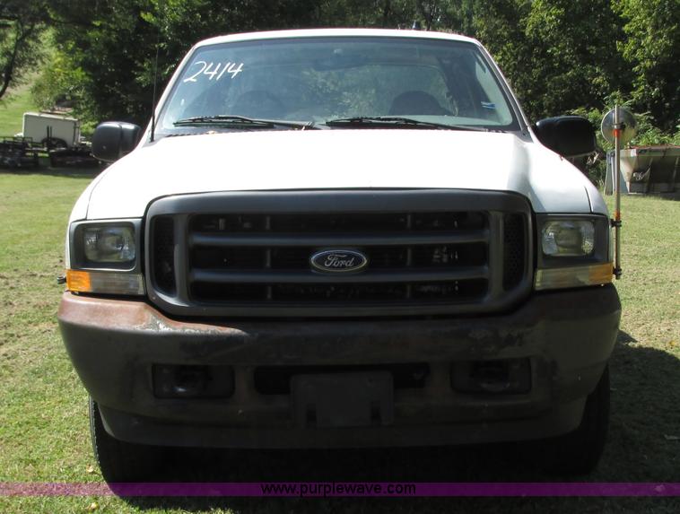 image for item J8712 2002 Ford F250 Super Duty XL SuperCab pickup truck