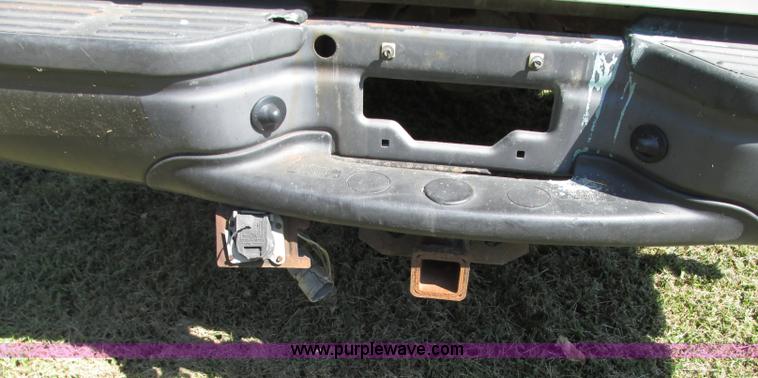 image for item J8712 2002 Ford F250 Super Duty XL SuperCab pickup truck