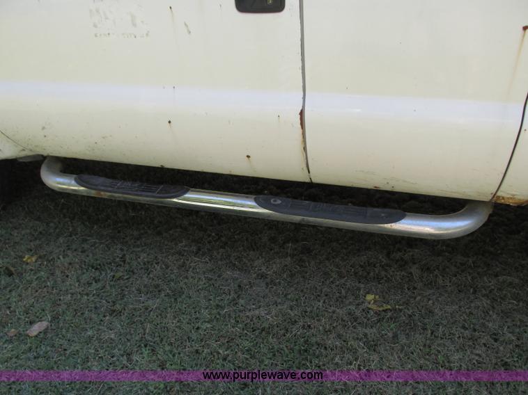 image for item J8712 2002 Ford F250 Super Duty XL SuperCab pickup truck