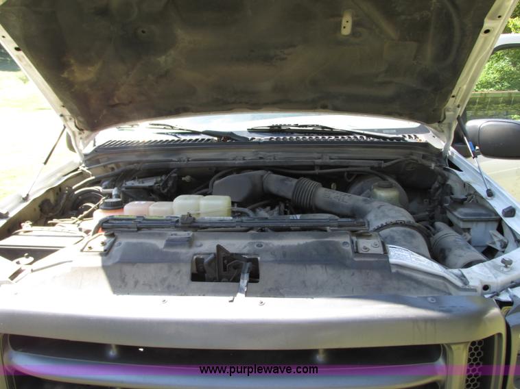 image for item J8712 2002 Ford F250 Super Duty XL SuperCab pickup truck