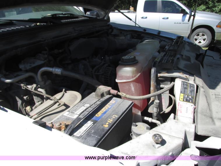 image for item J8712 2002 Ford F250 Super Duty XL SuperCab pickup truck