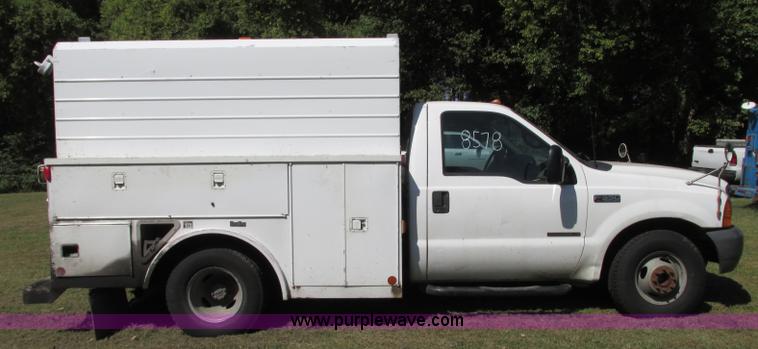 image for item J8713 2000 Ford F350 Super Duty service truck