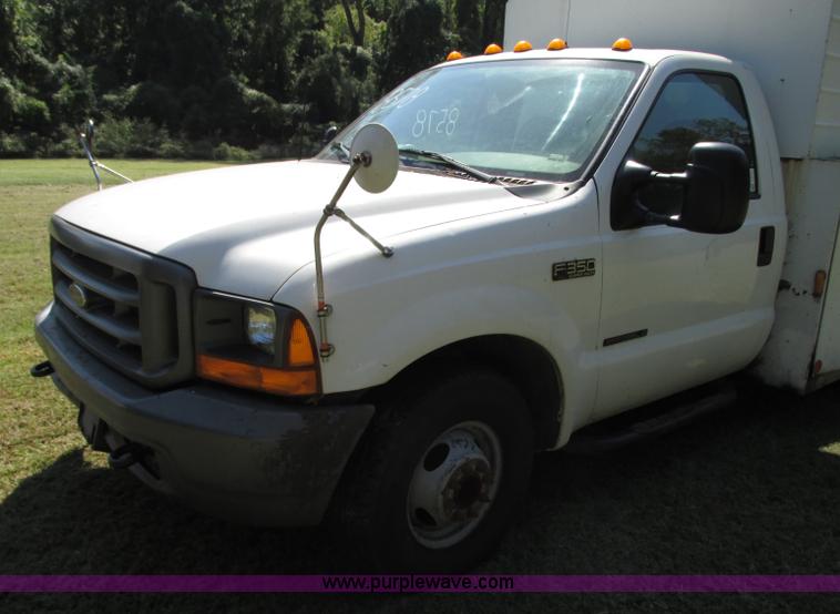 image for item J8713 2000 Ford F350 Super Duty service truck