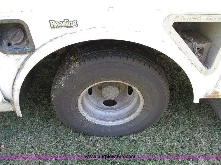 image for item J8713 2000 Ford F350 Super Duty service truck