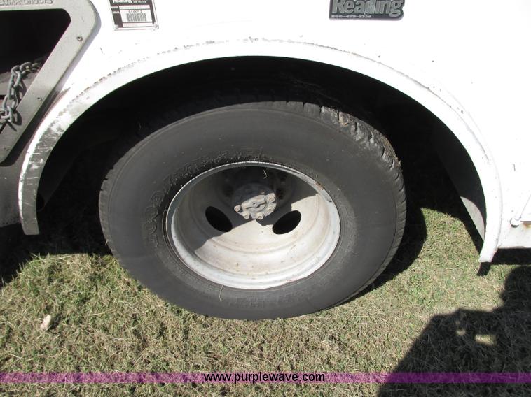 image for item J8713 2000 Ford F350 Super Duty service truck