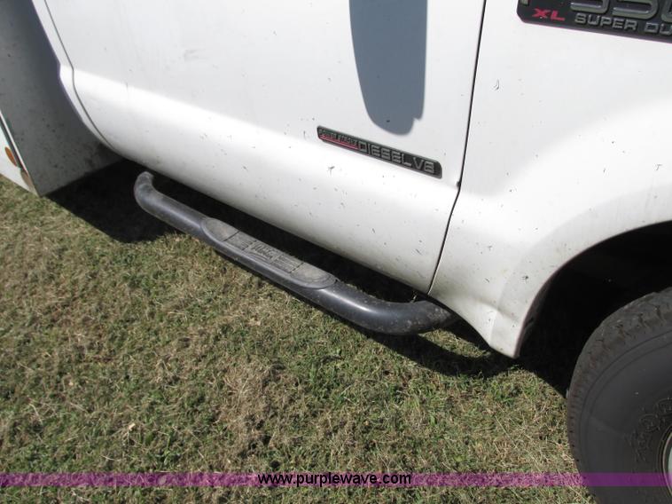 image for item J8713 2000 Ford F350 Super Duty service truck