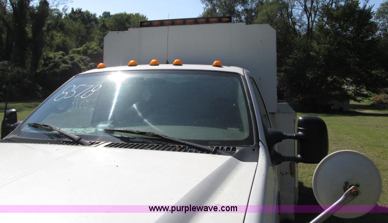 image for item J8713 2000 Ford F350 Super Duty service truck