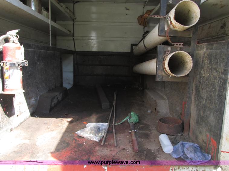 image for item J8713 2000 Ford F350 Super Duty service truck