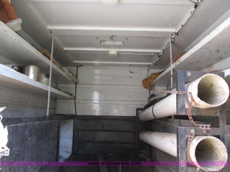 image for item J8713 2000 Ford F350 Super Duty service truck