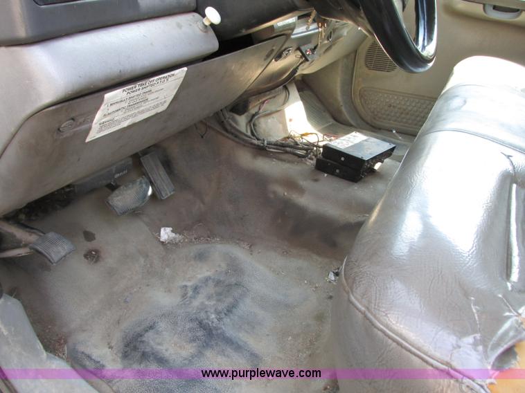 image for item J8713 2000 Ford F350 Super Duty service truck