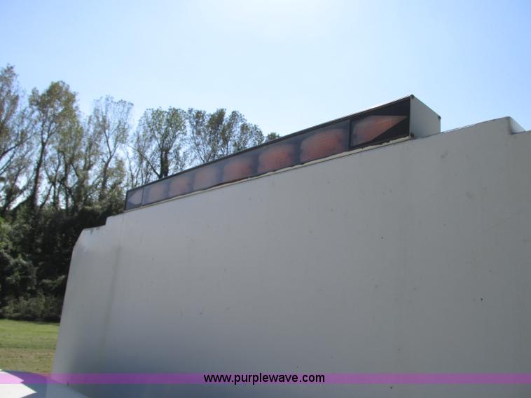 image for item J8713 2000 Ford F350 Super Duty service truck