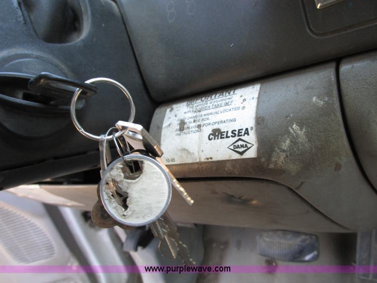 image for item J8713 2000 Ford F350 Super Duty service truck