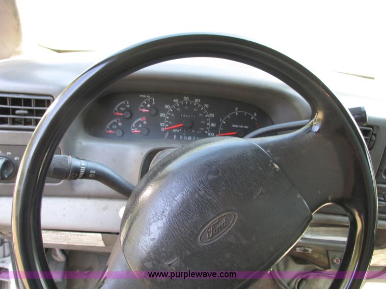 image for item J8713 2000 Ford F350 Super Duty service truck