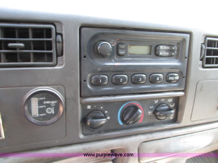 image for item J8713 2000 Ford F350 Super Duty service truck