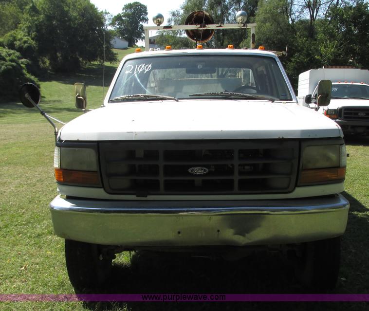 image for item J8714 1997 Ford F350 XL service truck