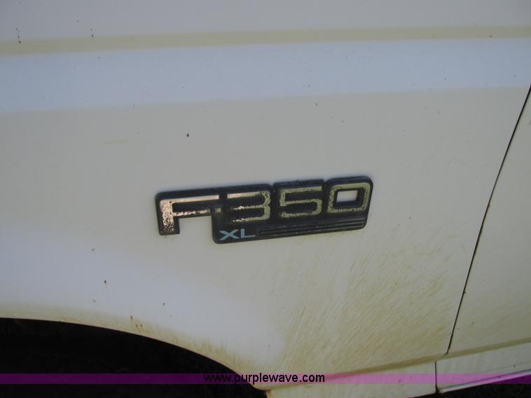 image for item J8714 1997 Ford F350 XL service truck