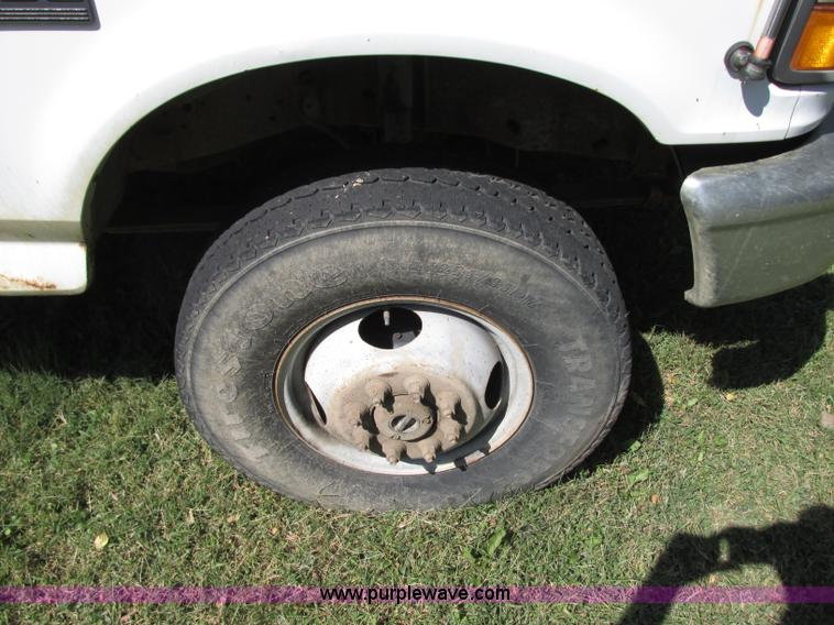 image for item J8714 1997 Ford F350 XL service truck