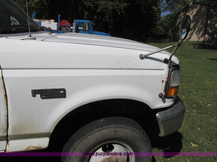 image for item J8714 1997 Ford F350 XL service truck