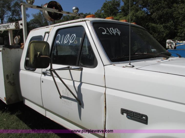 image for item J8714 1997 Ford F350 XL service truck