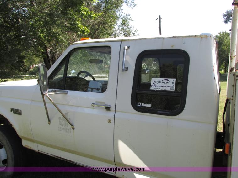 image for item J8714 1997 Ford F350 XL service truck