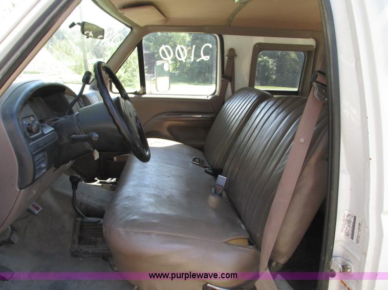 image for item J8714 1997 Ford F350 XL service truck